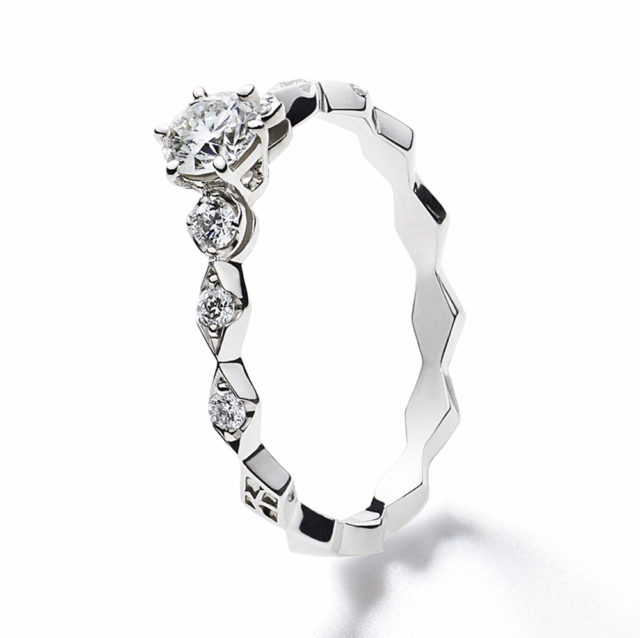 AHKAH – Royal Engagement Solitaire Initial Ring プラチナ