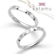 ちょっぴり個性的なマリッジリングをご紹介!【結婚指輪・婚約指輪のJK Planet】