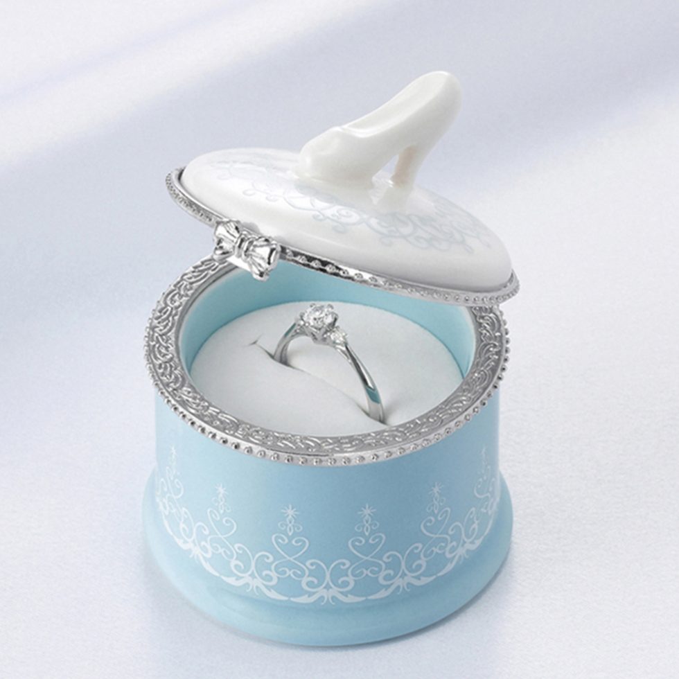 販売終了モデル ディズニーシンデレラ ワルツ イン ラブ 婚約指輪 19年期間数量限定モデル ディズニー シンデレラ23 Disney Cinderella 結婚指輪 婚約指輪のjkplanet 公式サイト