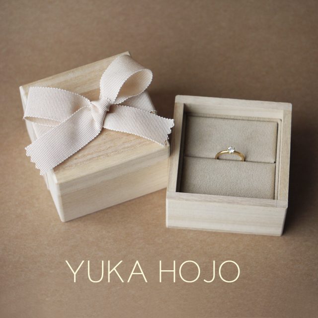 【YUKA HOJO】ハンドメイドで柔らかい質感を繊細に表現したユカホウジョウのブライダルリング【JKPLANET 婚約・結婚指輪 専門セレクトショップ】