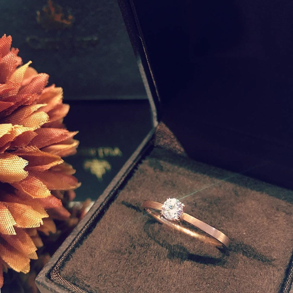 ケース入り婚約指輪画像 - CHER LUV/シェールラヴ - FREESIA [フリージア]　