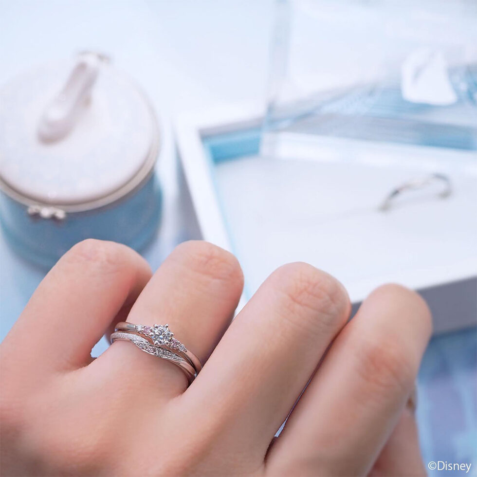 ディズニーシンデレラ2023 ギフト オブ フェアリー　数量限定モデル　結婚指輪と婚約指輪 着画
