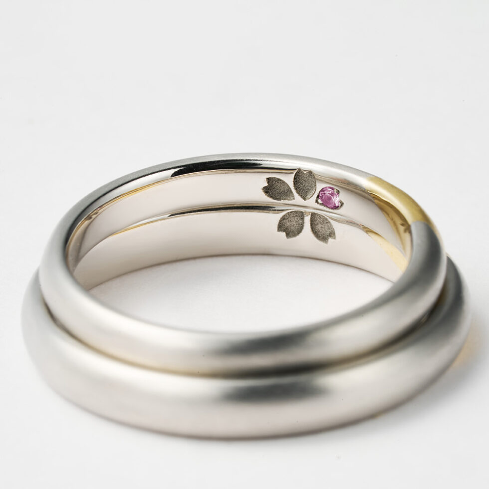 紡ぎ輪(つむぎわ)(tsumugiwa)– あ け ぼ の 花 露 – 結婚指輪(桜モチーフ)リング内側