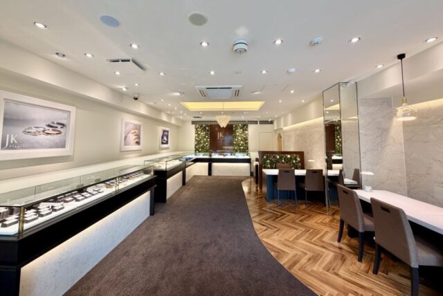 JKPLANET京都四条烏丸店(ロイヤルアッシャー正規販売店・結婚指輪・婚約指輪)-店内写真